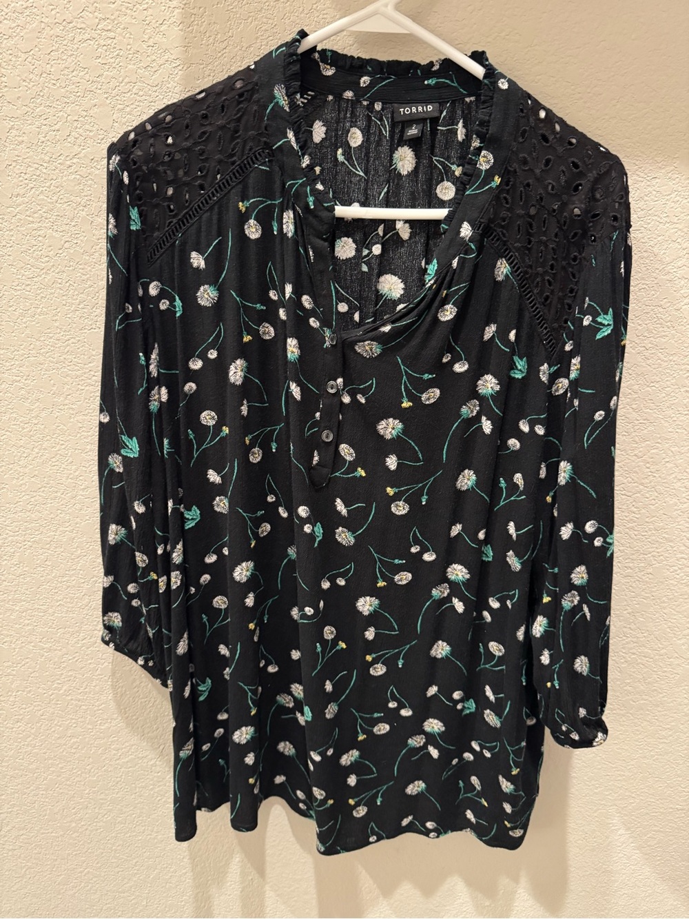 Torrid Black Floral Eyelet-Shoulder Button Blouse (size 2)